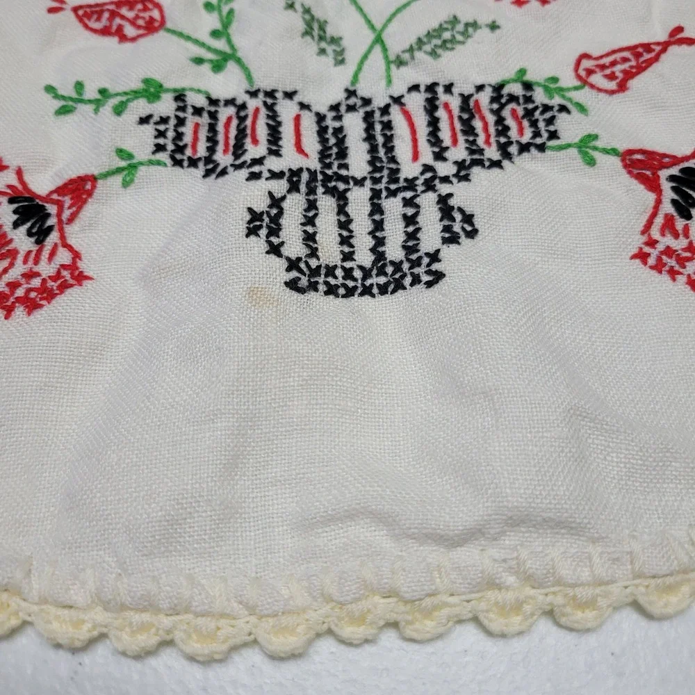 Hand Embroidered Linen Table‎ Runner Red Floral Cross Stitch Crochet Trim